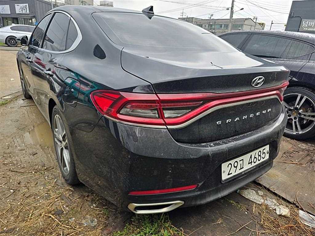 HYUNDAI Grandeur - Vista 3