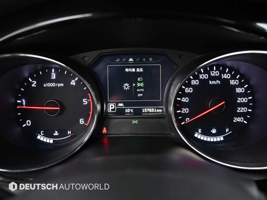 KIA Carnival - Vista 8