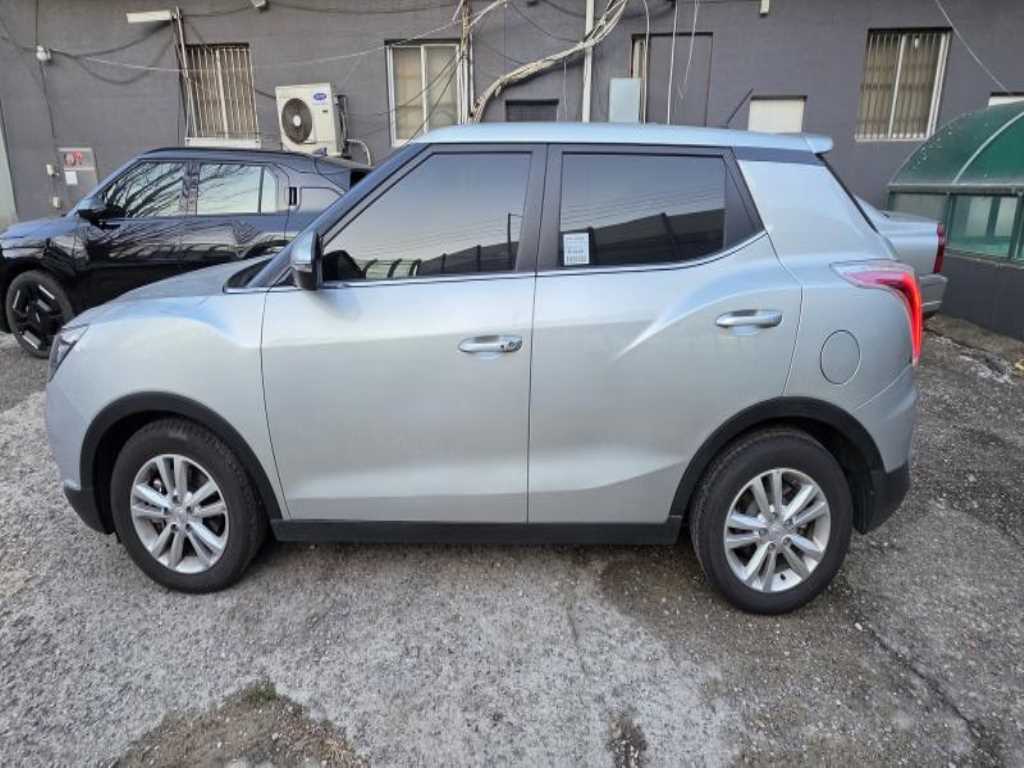 Ssangyong Tivoli - Vista 3