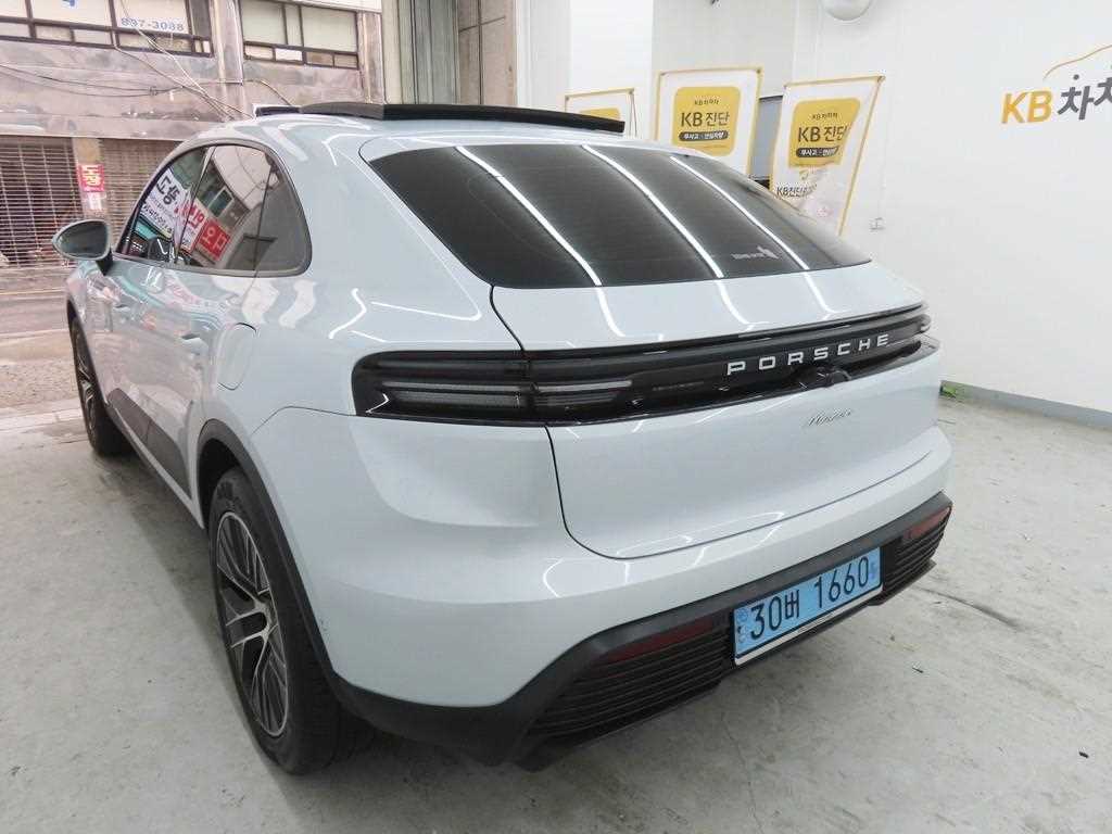 Porsche Macan - Vista 4