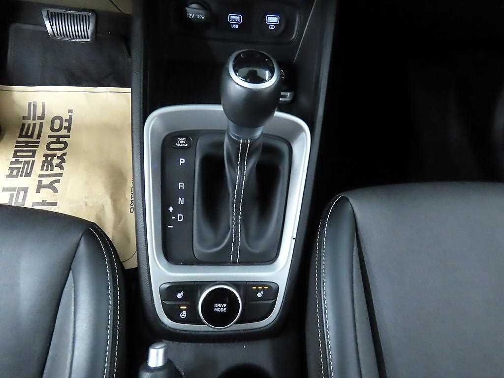 HYUNDAI Venue - Vista 10