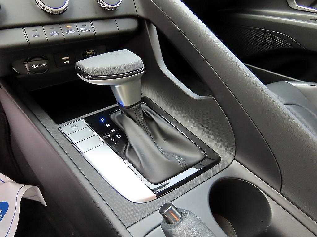 HYUNDAI Avante - Vista 10