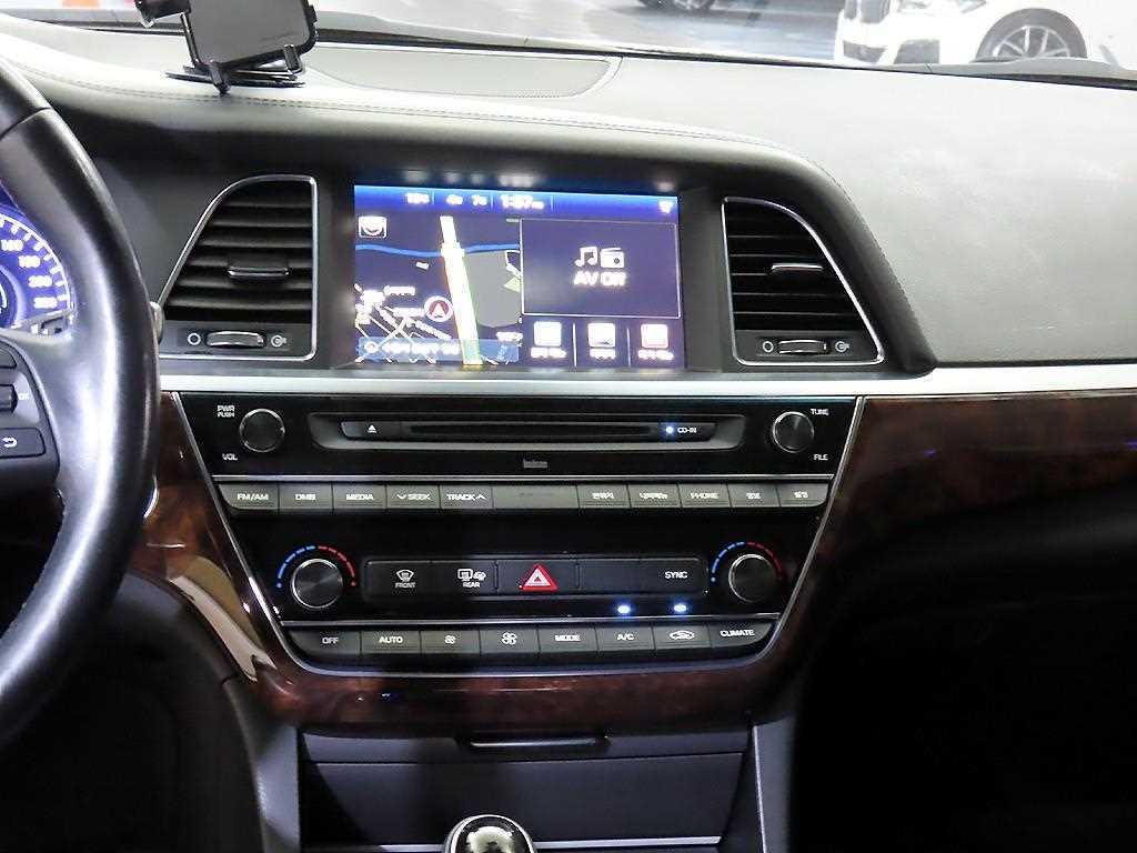 HYUNDAI Aslan - Vista 11