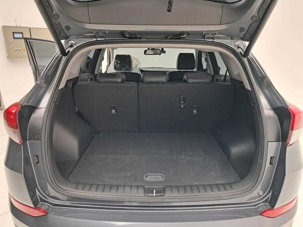 HYUNDAI Tucson 2018 Gris - Importación desde Corea - HF Imports Iquique - Foto 17