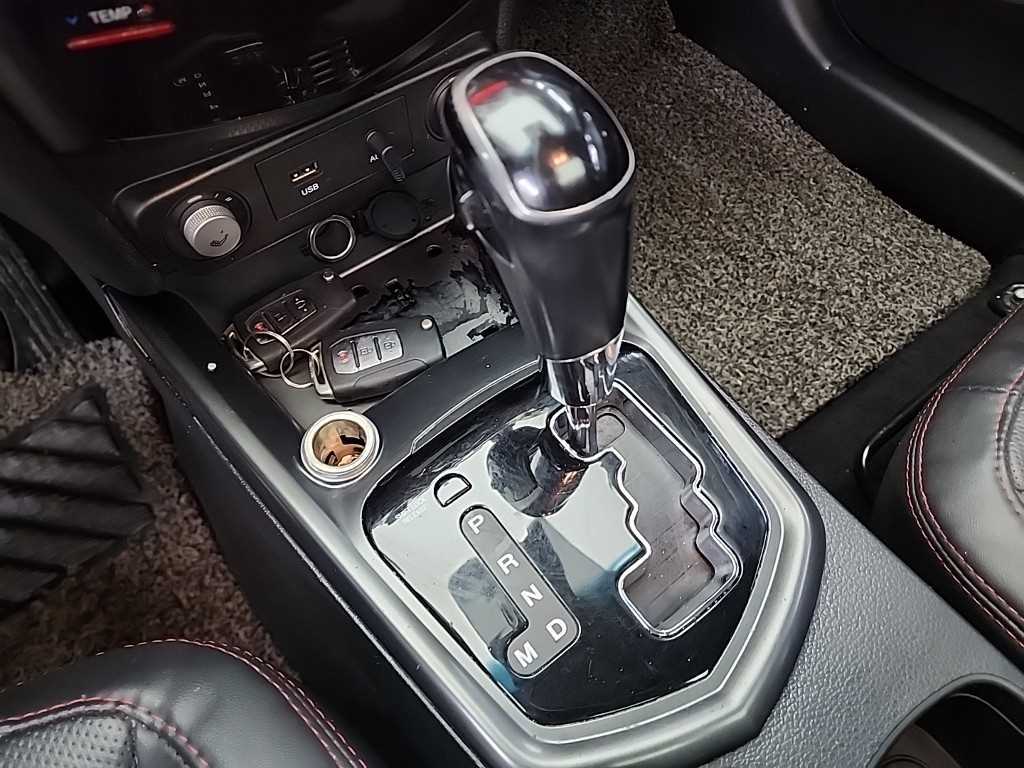 Ssangyong Tivoli - Vista 9