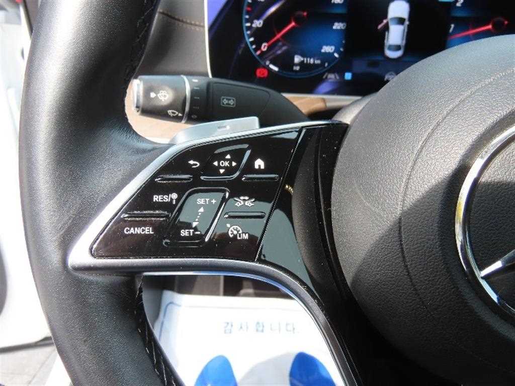 Mercedes Benz E class - Vista 11