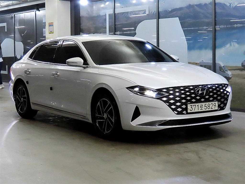 HYUNDAI Grandeur - Vista 3