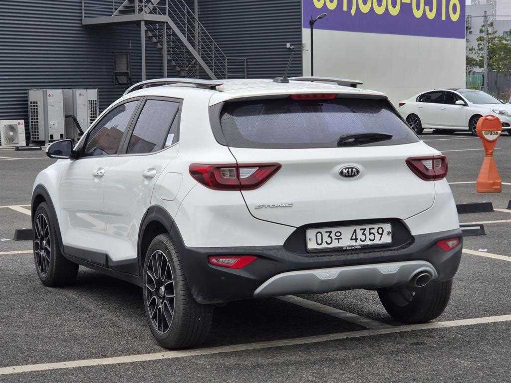 KIA Stonic - Vista 4