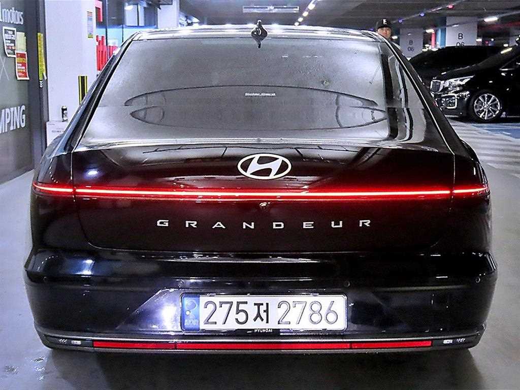 HYUNDAI Grandeur - Vista 5