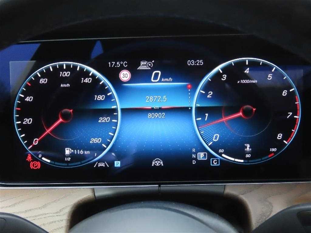 Mercedes Benz E class - Vista 5