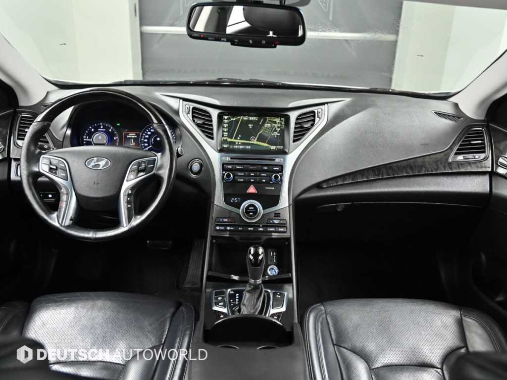 HYUNDAI Grandeur - Vista 7