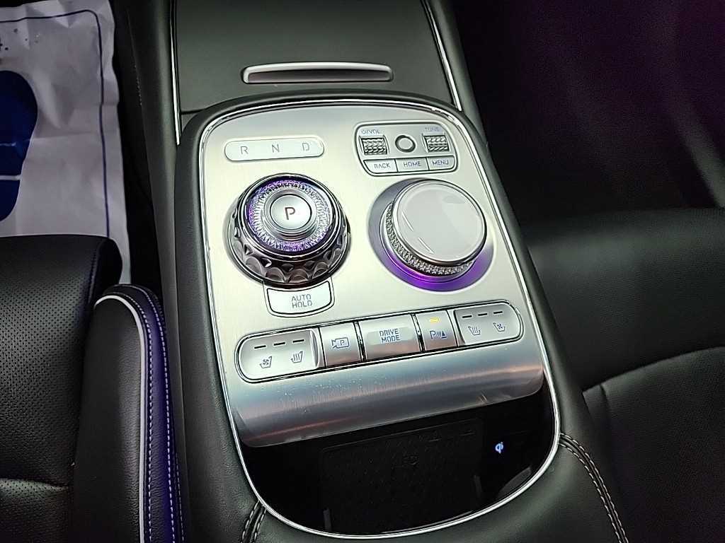 Genesis G90 - Vista 8