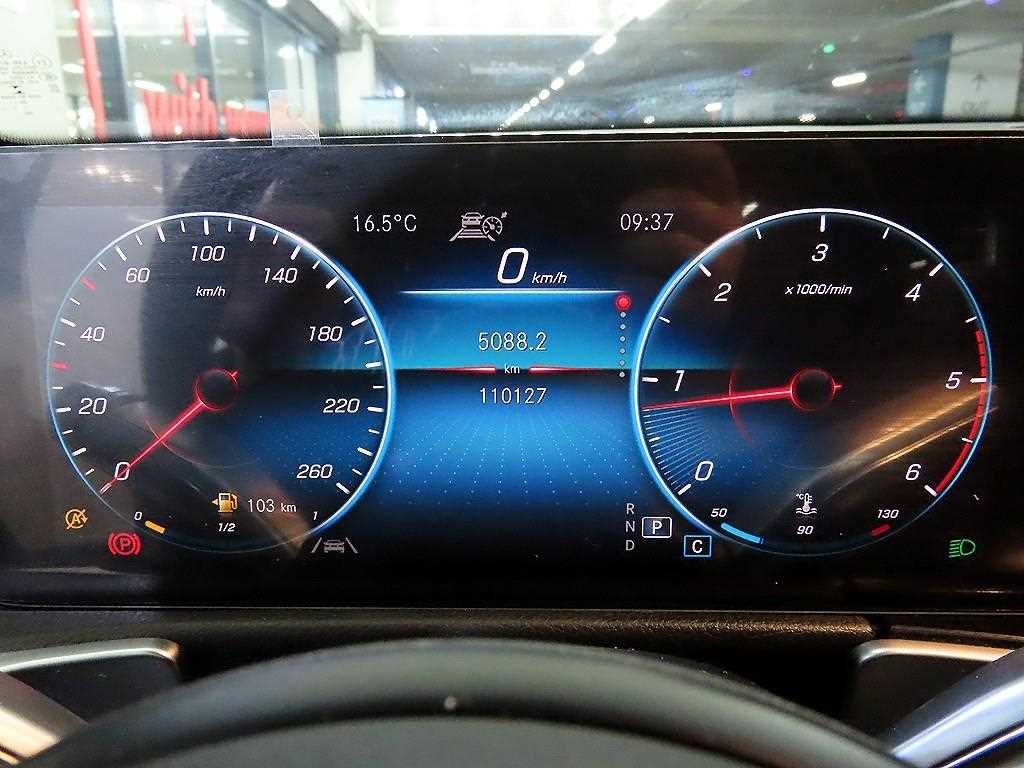 Mercedes Benz GLB Class - Vista 9