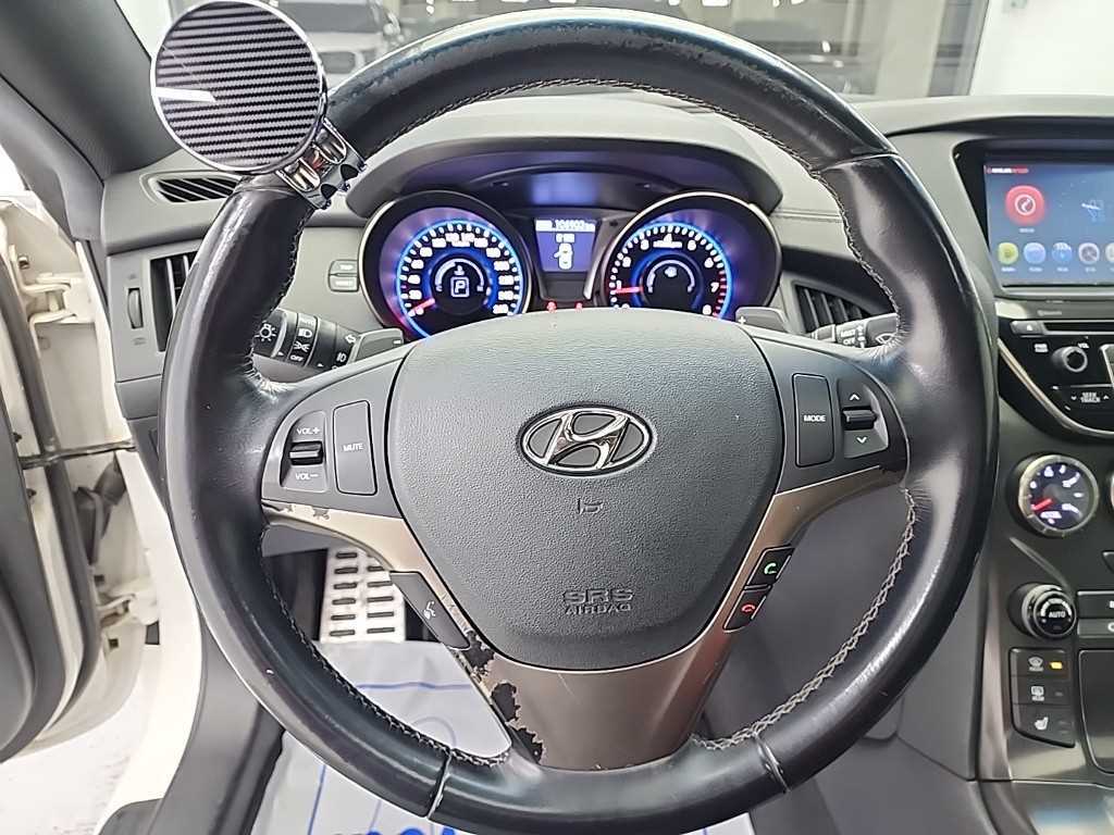 HYUNDAI Genesis - Vista 9