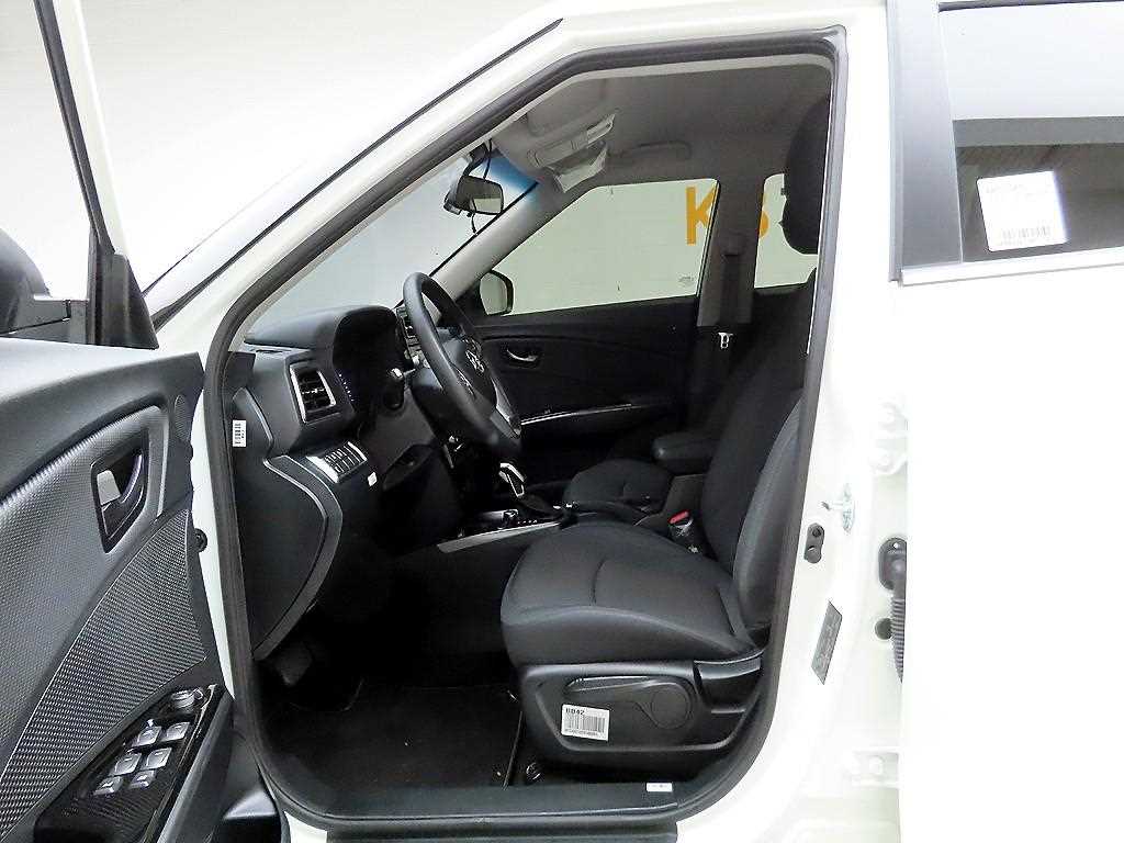 Ssangyong Tivoli 2022 Blanco - Importación desde Corea - HF Imports Iquique - Foto 13