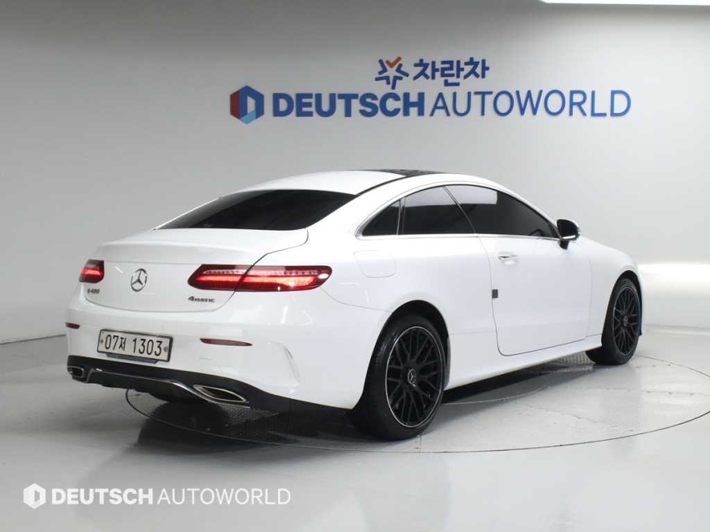 Mercedes Benz E class - Vista 2