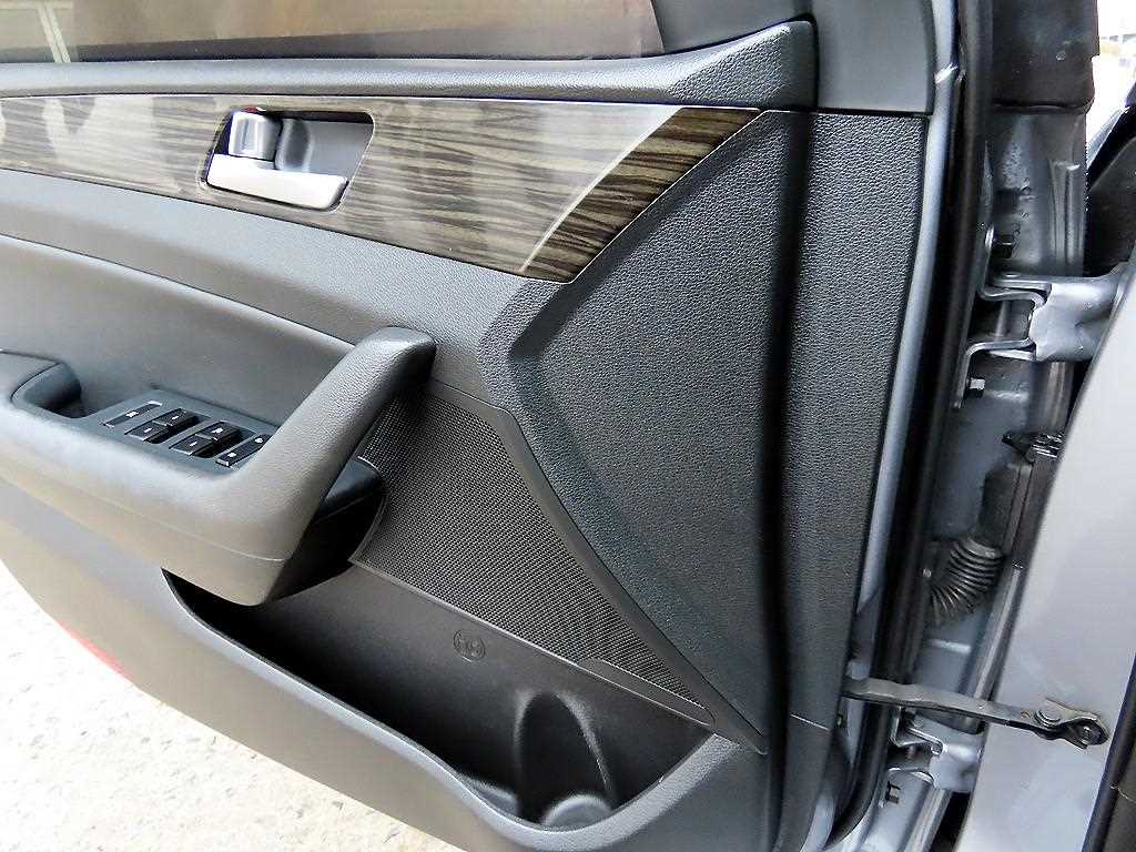 HYUNDAI Sonata - Vista 11