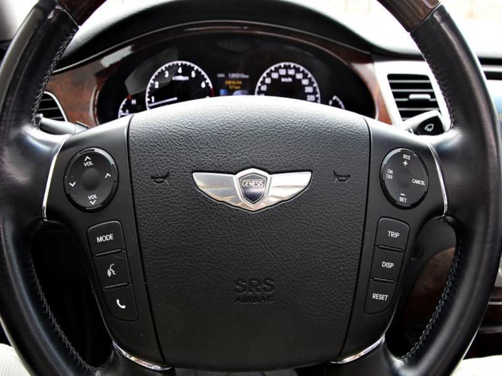 HYUNDAI Genesis - Vista 8