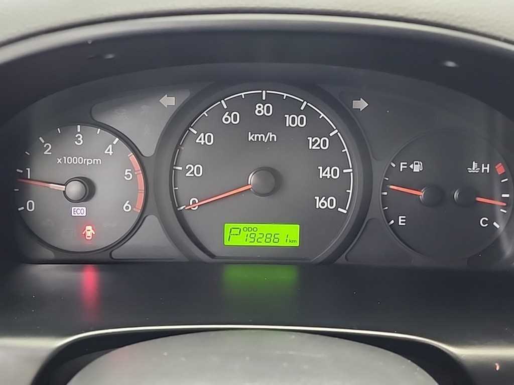 HYUNDAI Starex - Vista 6