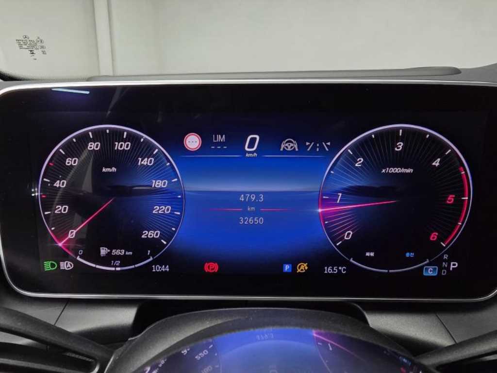 Mercedes Benz GLC Class - Vista 5