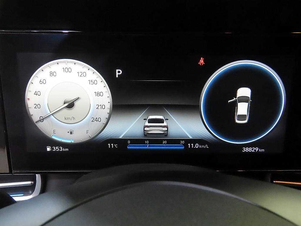 HYUNDAI Avante - Vista 9