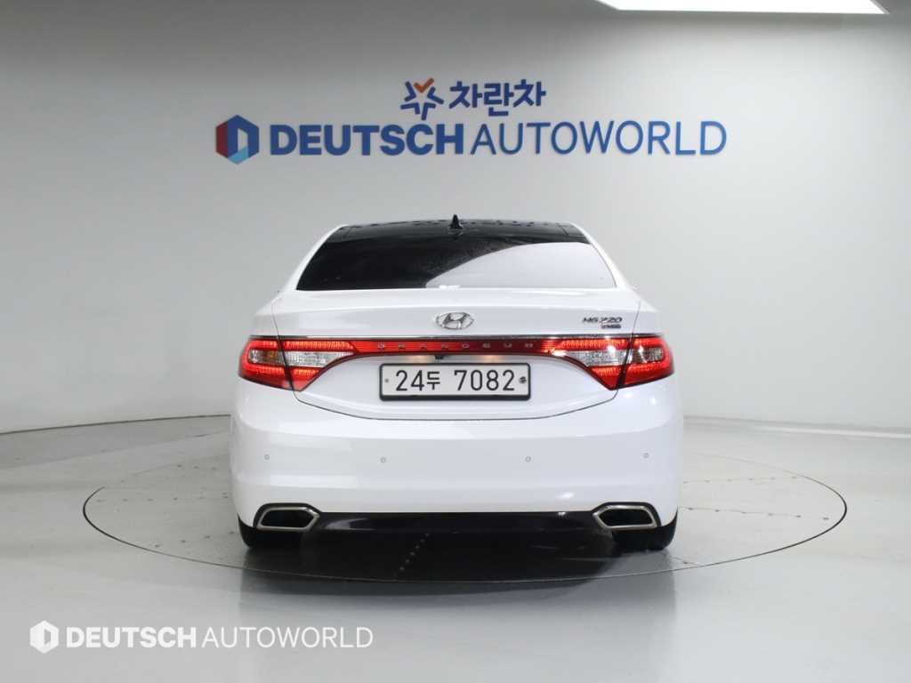 HYUNDAI Grandeur - Vista 4