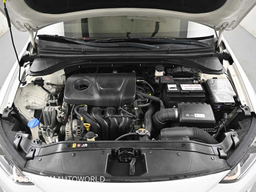 HYUNDAI Avante - Vista 6