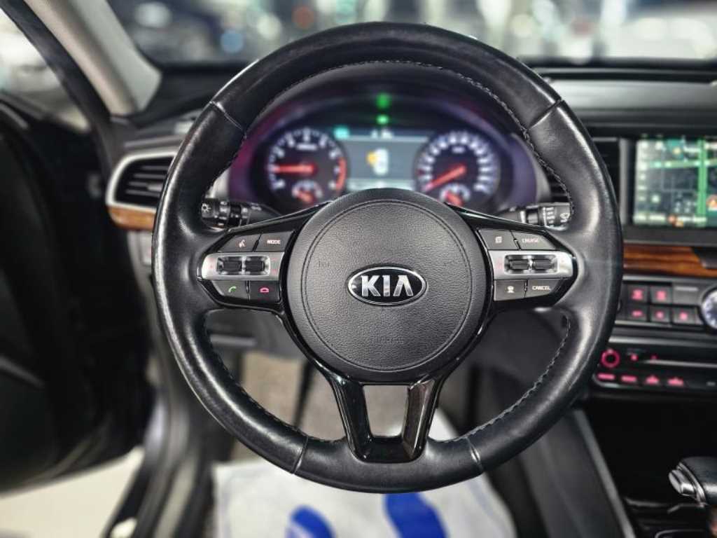 KIA K7 - Vista 9
