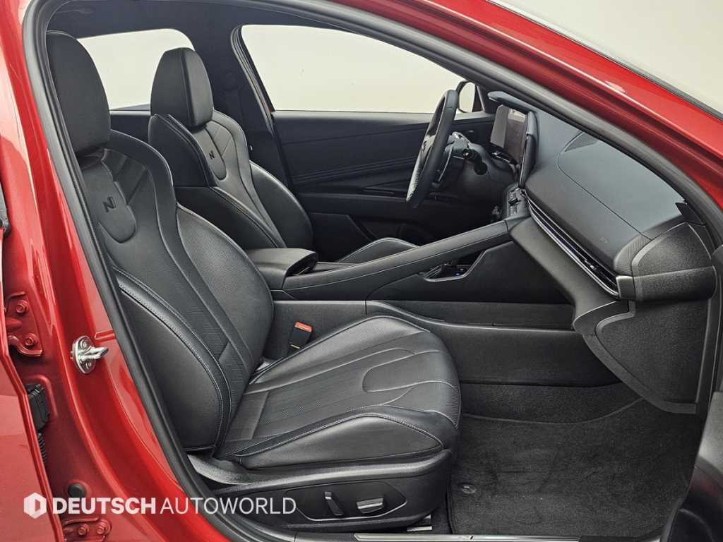 HYUNDAI Avante - Vista 10