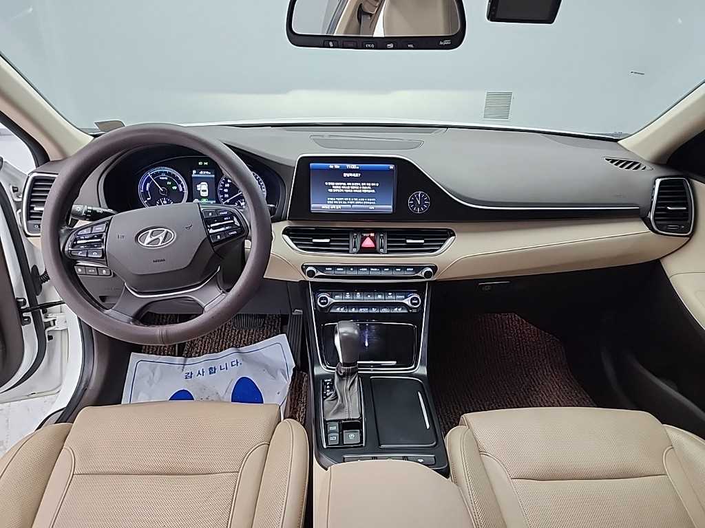 HYUNDAI Grandeur - Vista 7