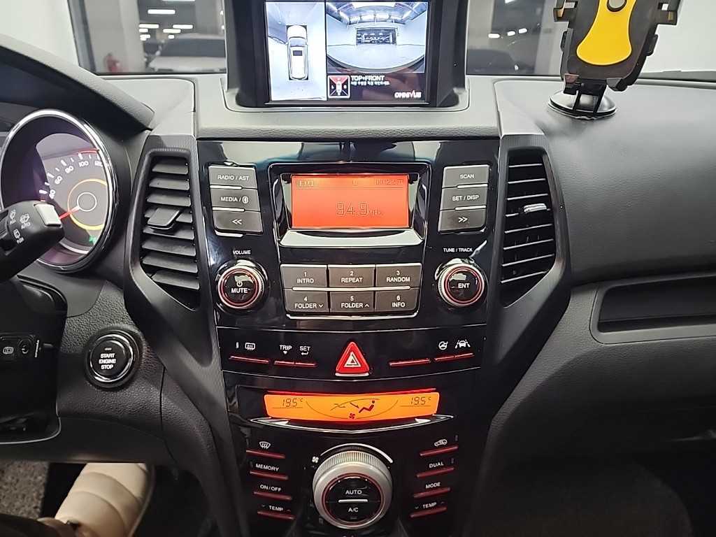 Ssangyong Tivoli - Vista 11