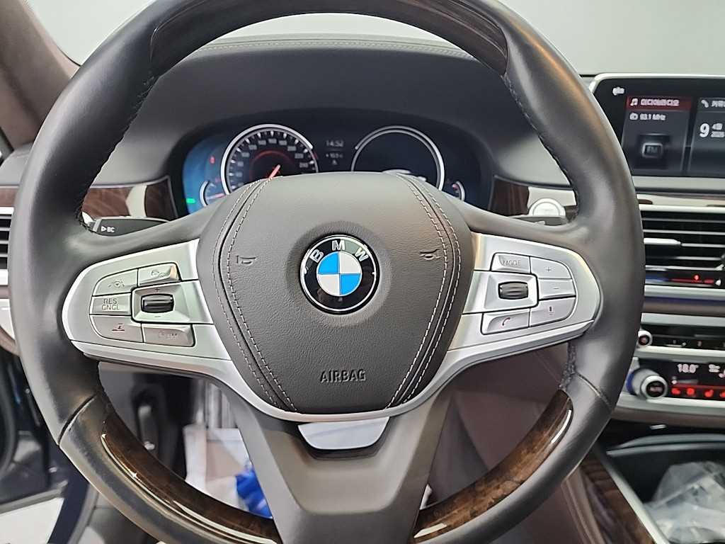 BMW 7 Series - Vista 9