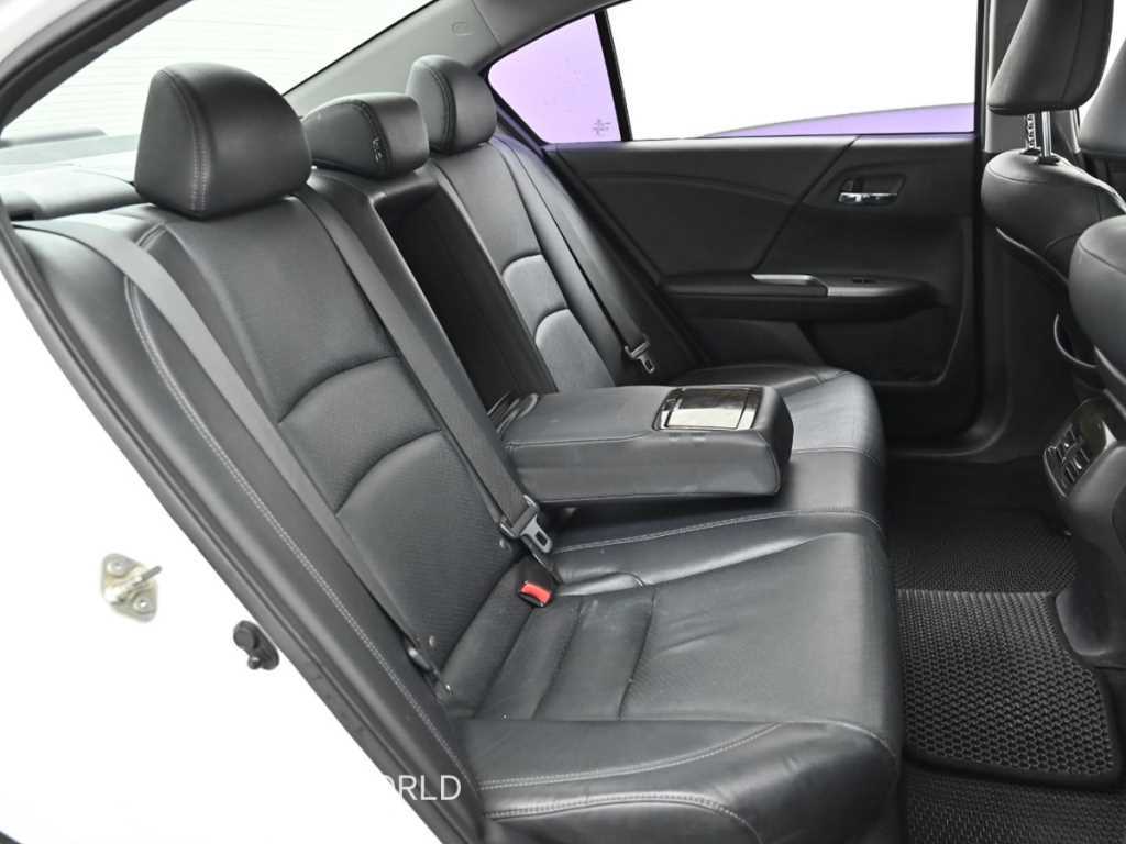 Honda Accord - Vista 12