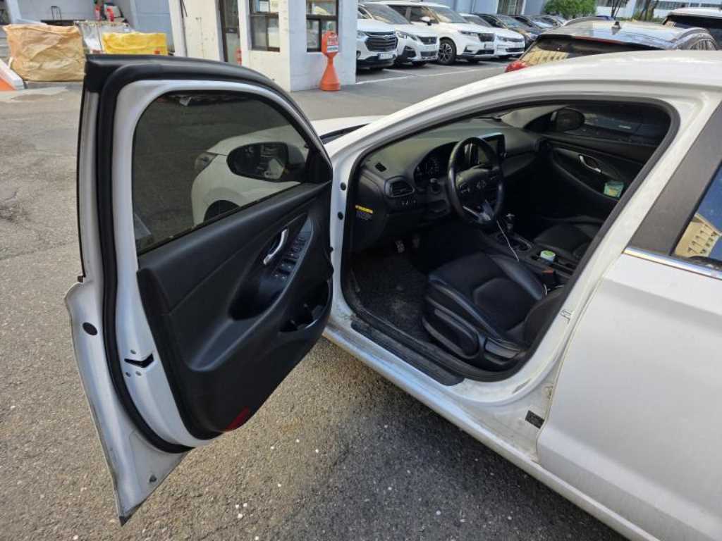 HYUNDAI i30 - Vista 5