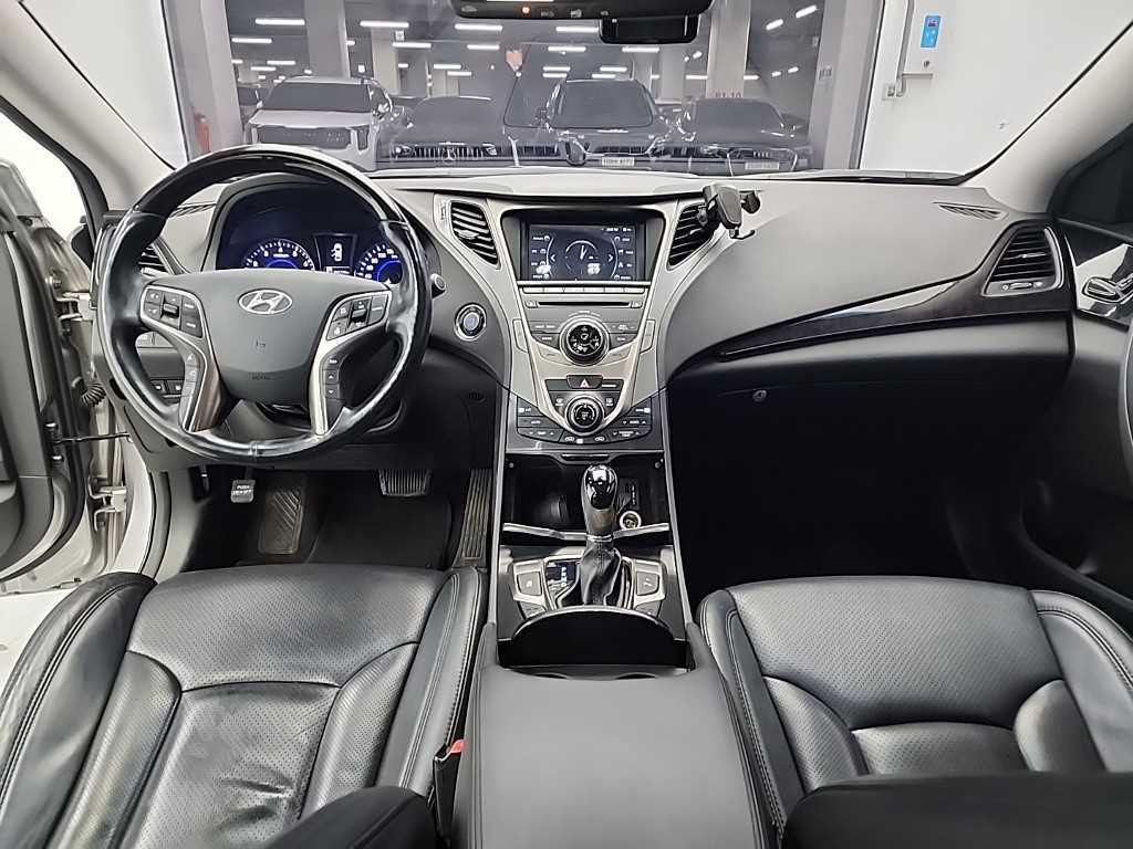 HYUNDAI Grandeur - Vista 7