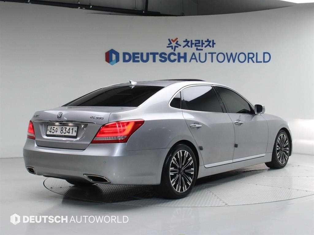 HYUNDAI Equus - Vista 2