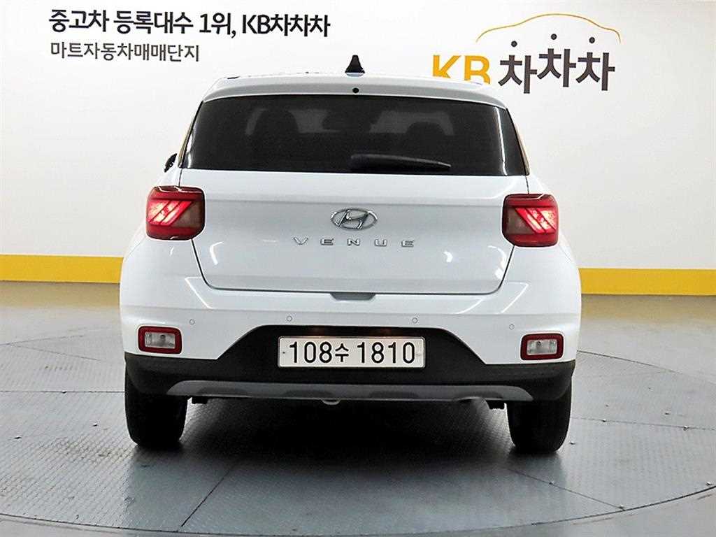 HYUNDAI Venue - Vista 3