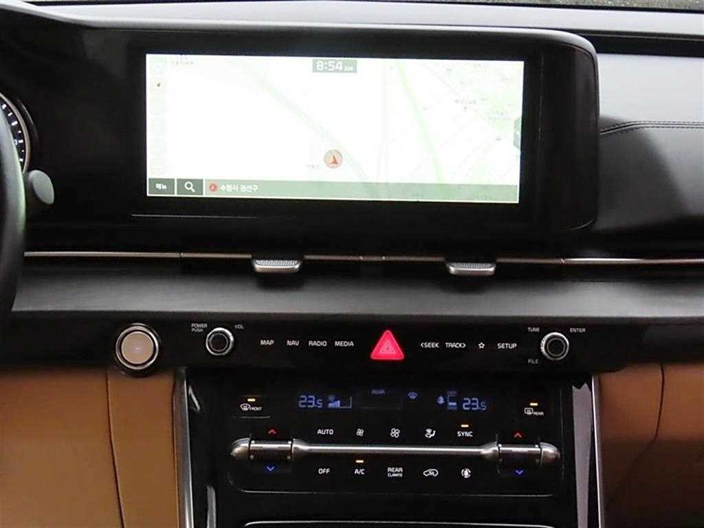 KIA Carnival - Vista 11