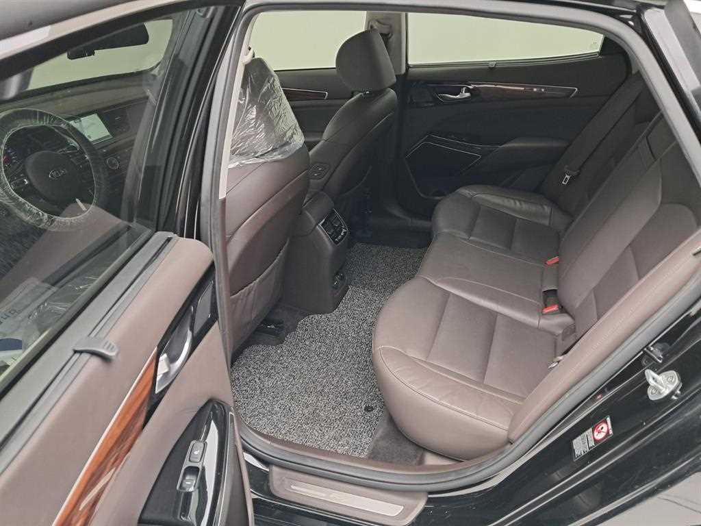 KIA K7 - Vista 12