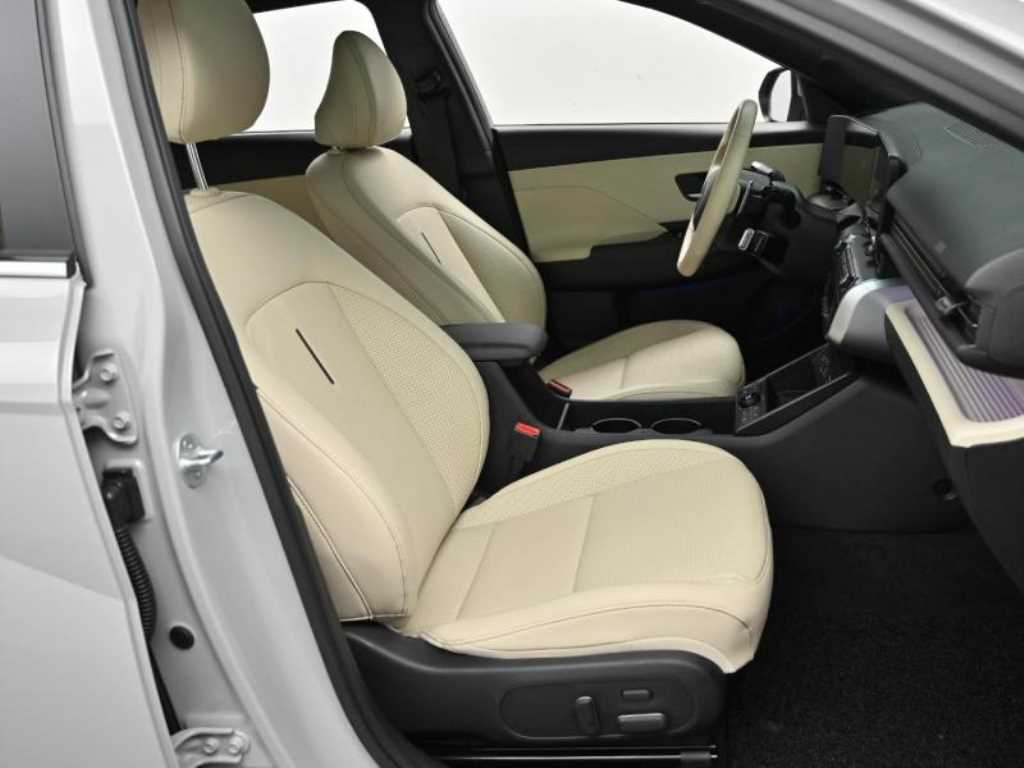 HYUNDAI Kona - Vista 10