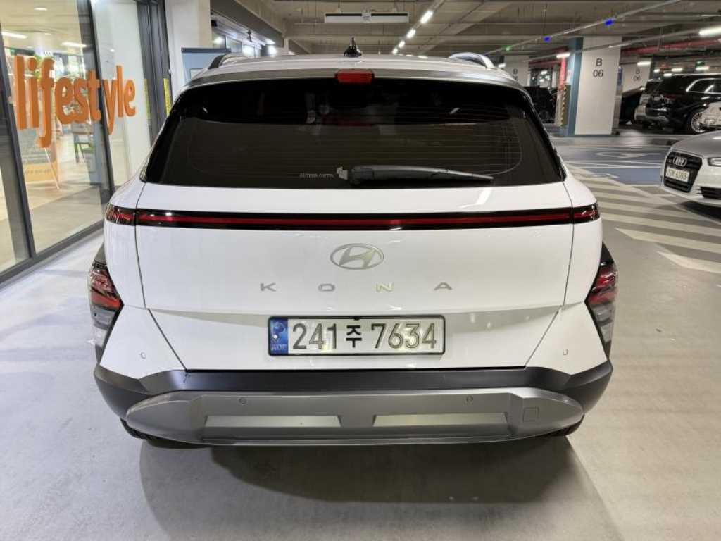 HYUNDAI Kona - Vista 5