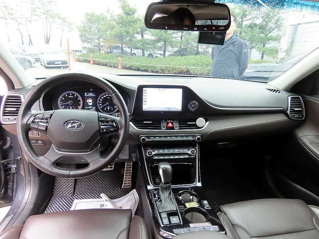 HYUNDAI Grandeur - Vista 7