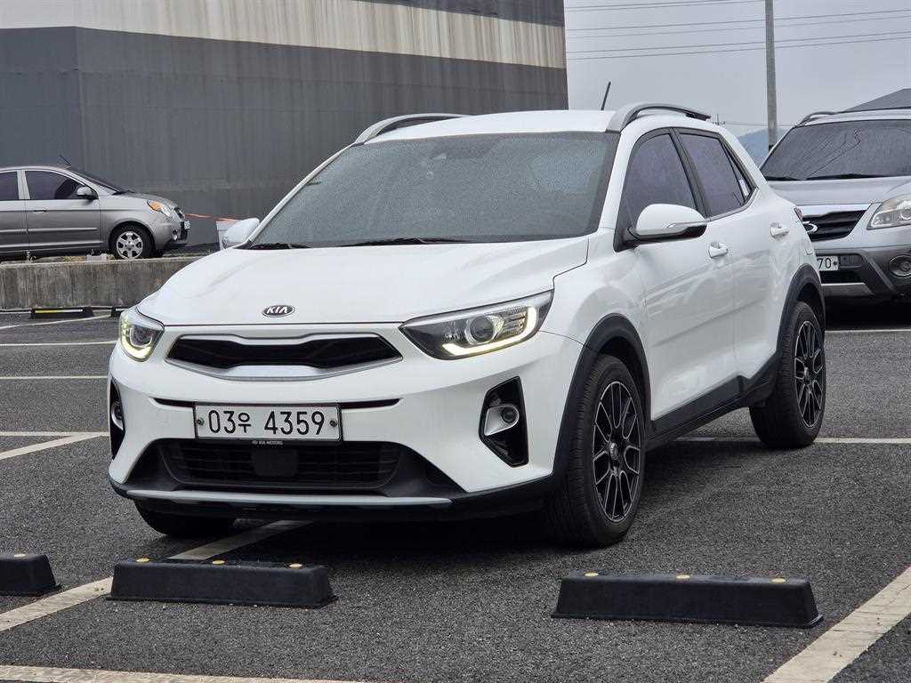 KIA Stonic 2018 Blanco - Importación desde Corea - HF Imports Iquique - Foto 1