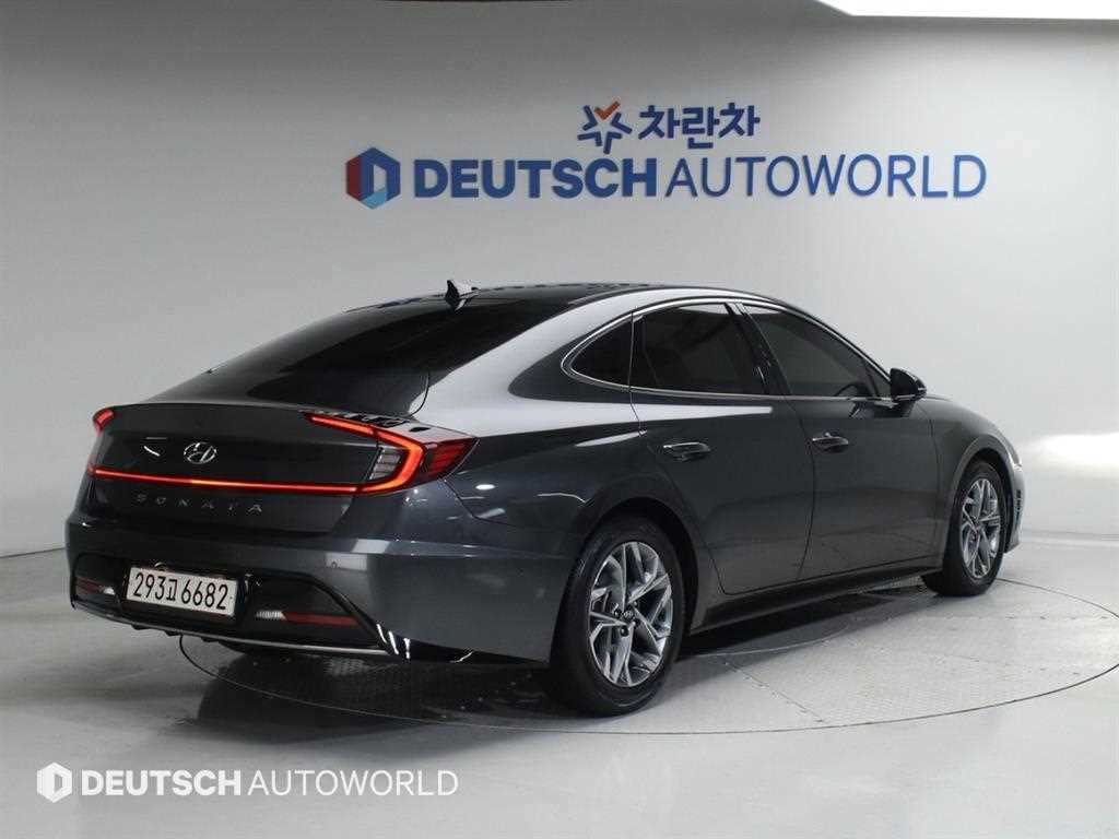 HYUNDAI Sonata - Vista 2