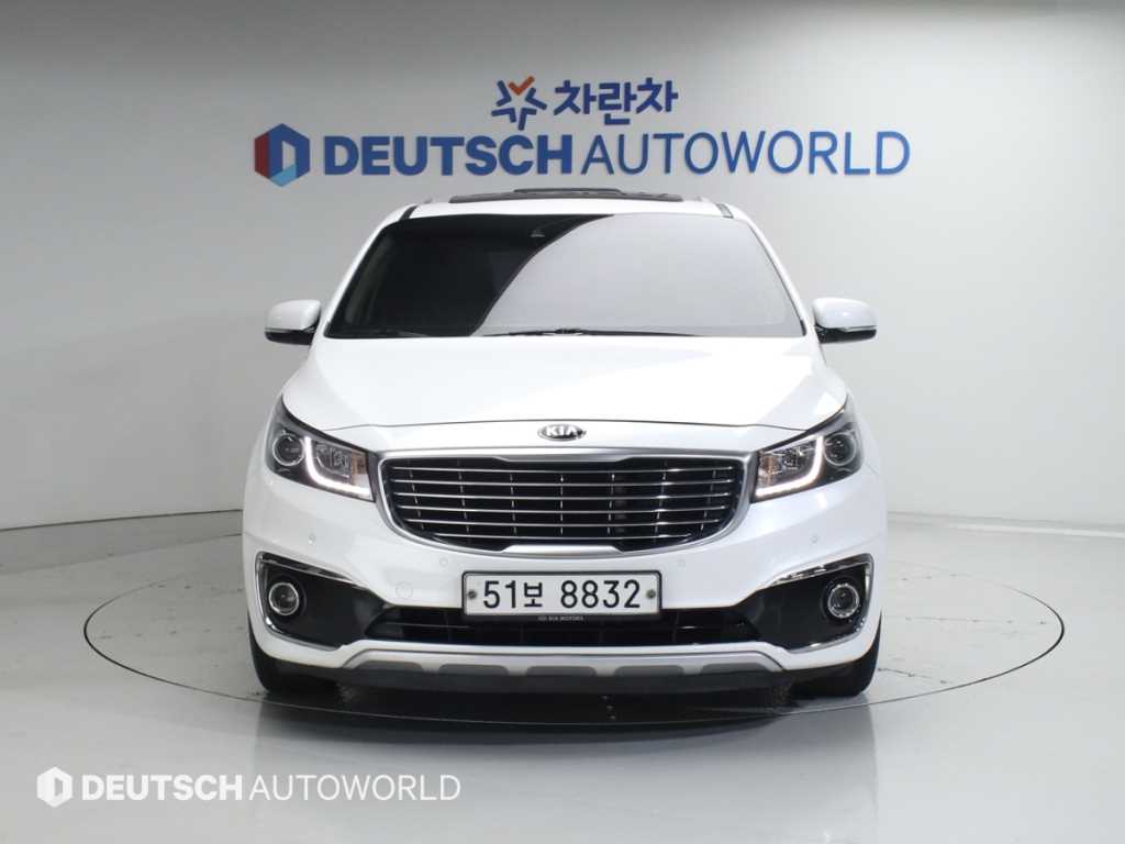 KIA Carnival - Vista 3