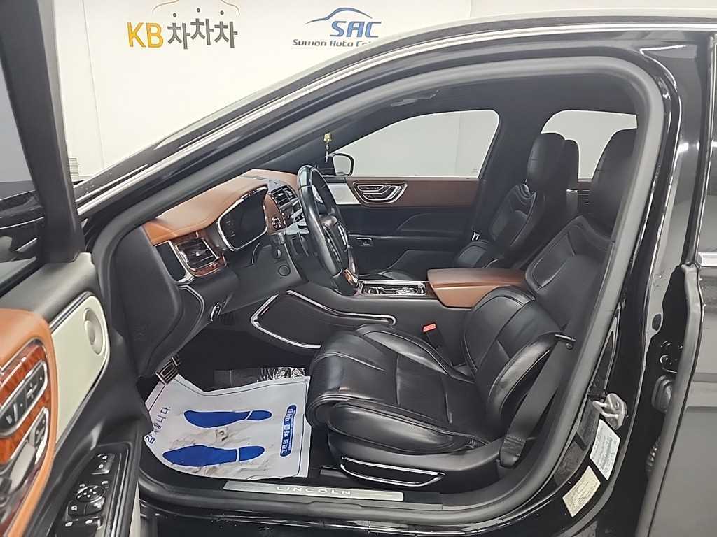 Lincoln Continental - Vista 11