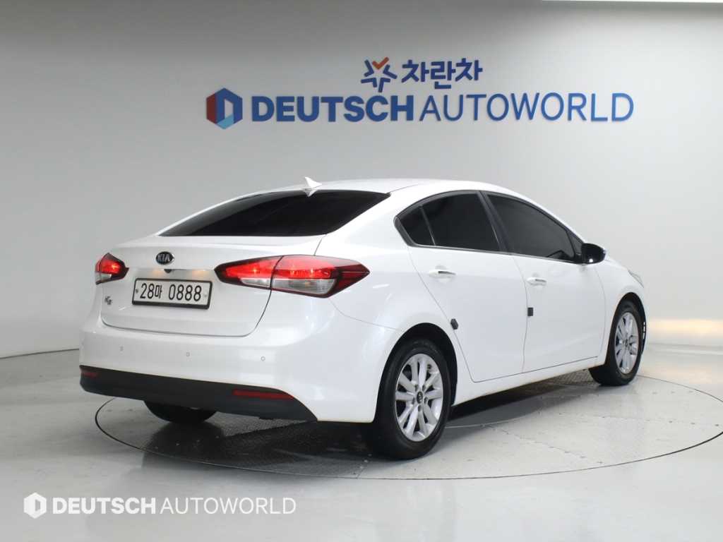 KIA K3 - Vista 2