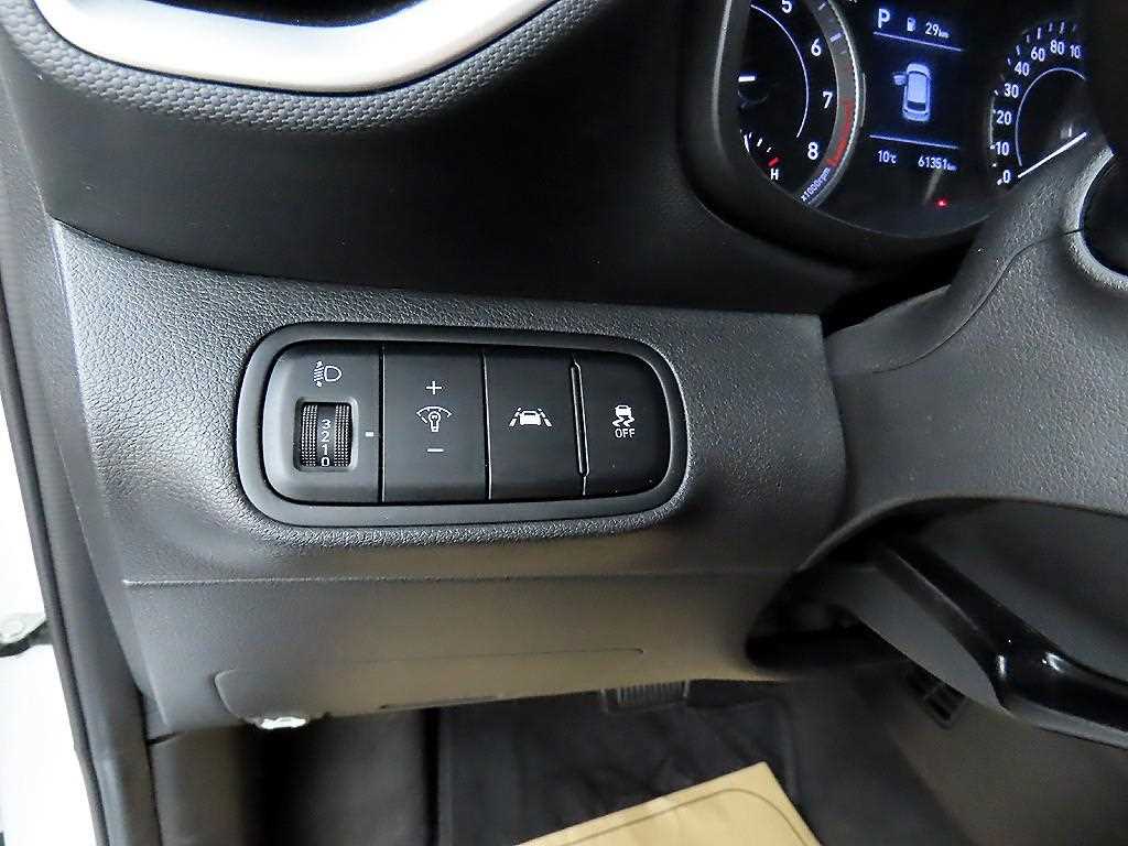 HYUNDAI Venue - Vista 12