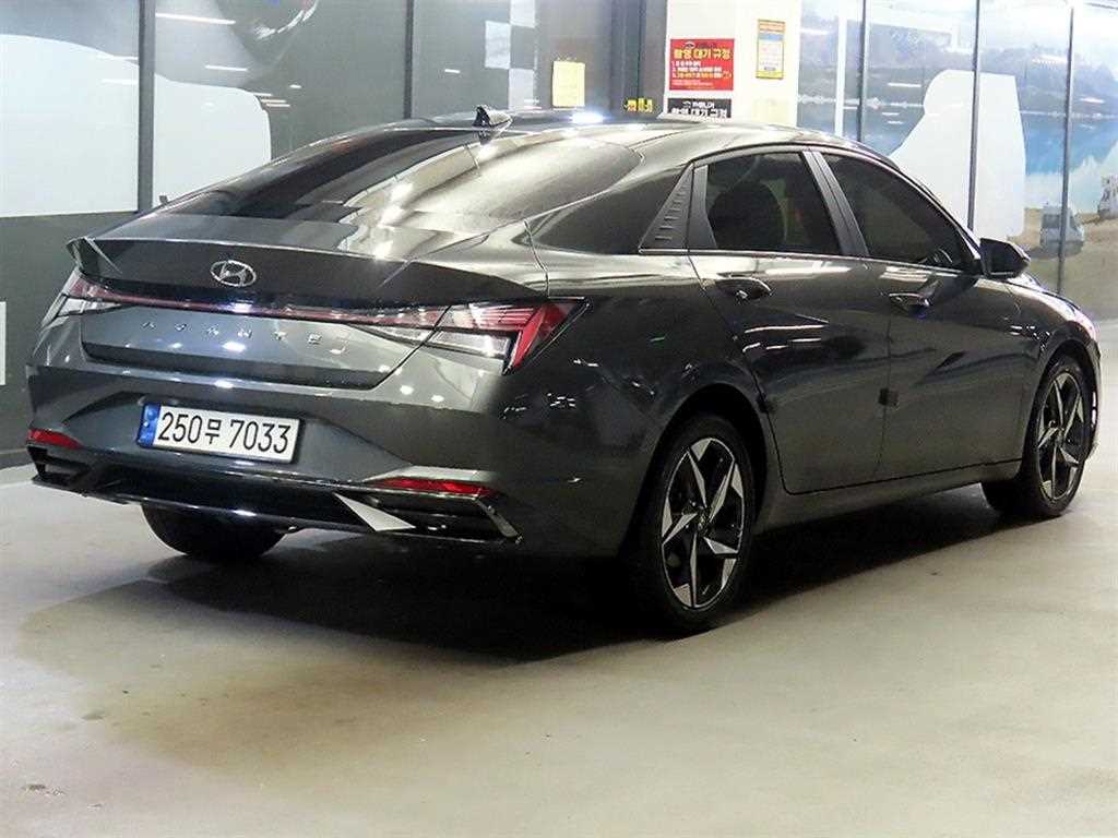HYUNDAI Avante - Vista 4