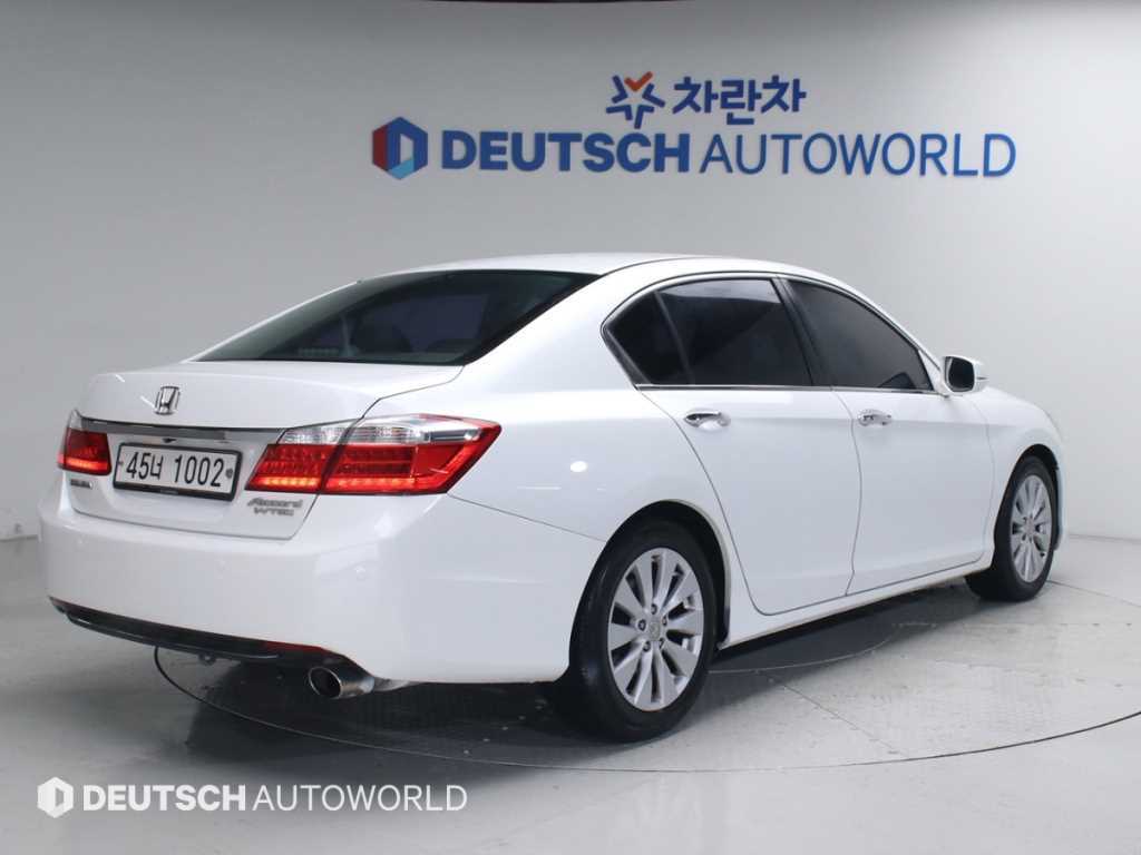 Honda Accord - Vista 2